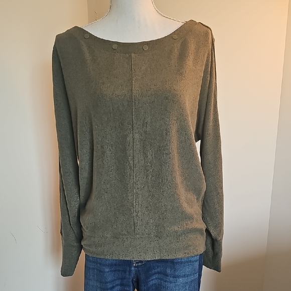 WHBM Green Crew Neck Sweater - Picture 1 of 6